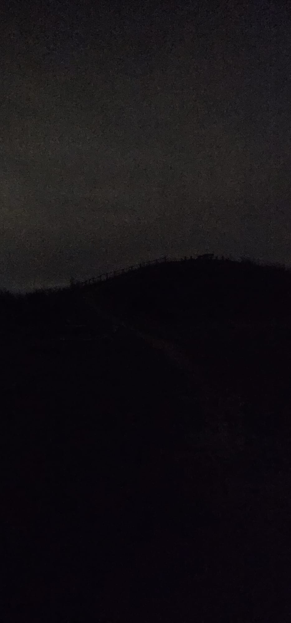 Pikkedonker.... Maar zonder zaklamp!